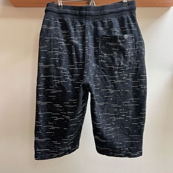 Men’s shorts - Picture 8 of 13